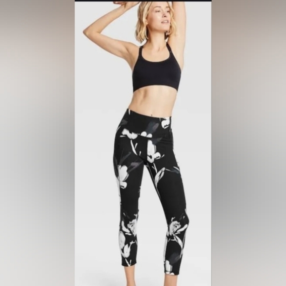 All In Motion Women's Black White Floral Running Workout Leggings - Picture 1 of 7